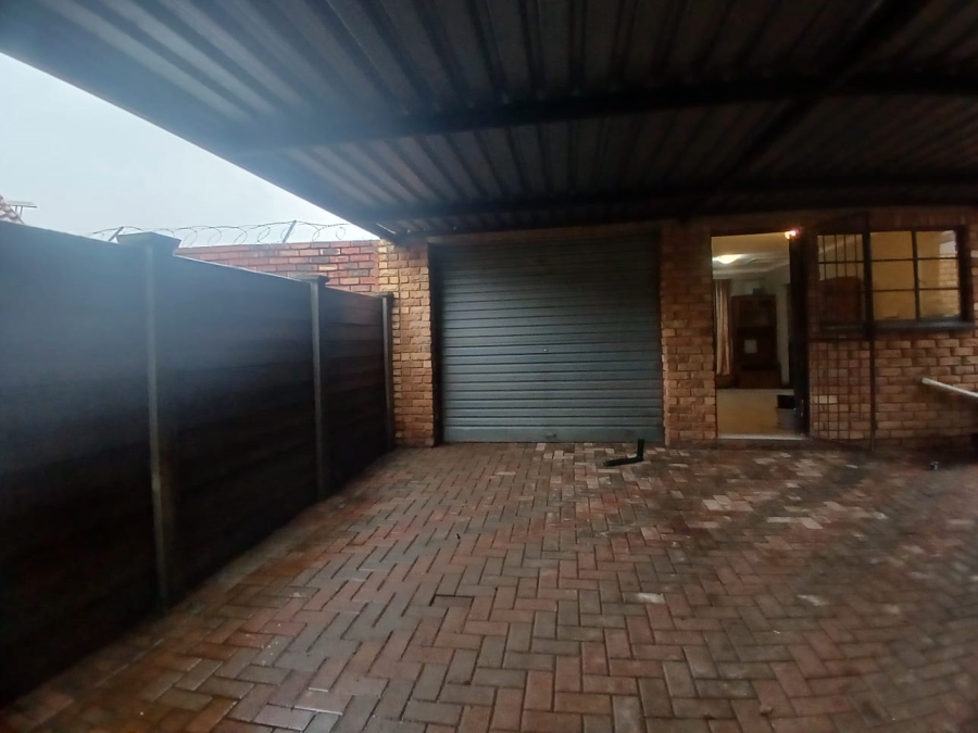 3 Bedroom Property for Sale in Lourenspark North West
